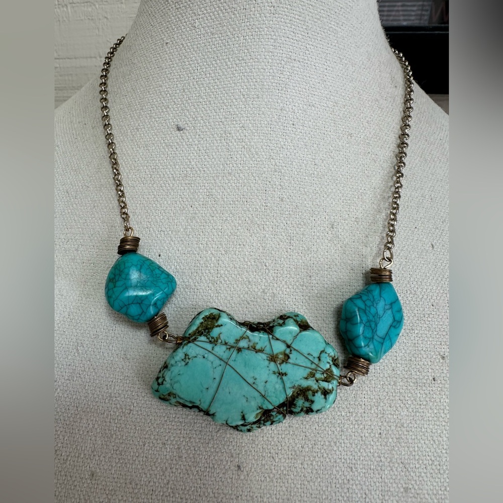 Chunky wire wrapped turquoise vibe bead necklace